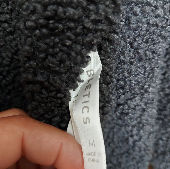 Fabletics Cher polar fleece teddy reversible hooded jacket - Picture 7 of 12